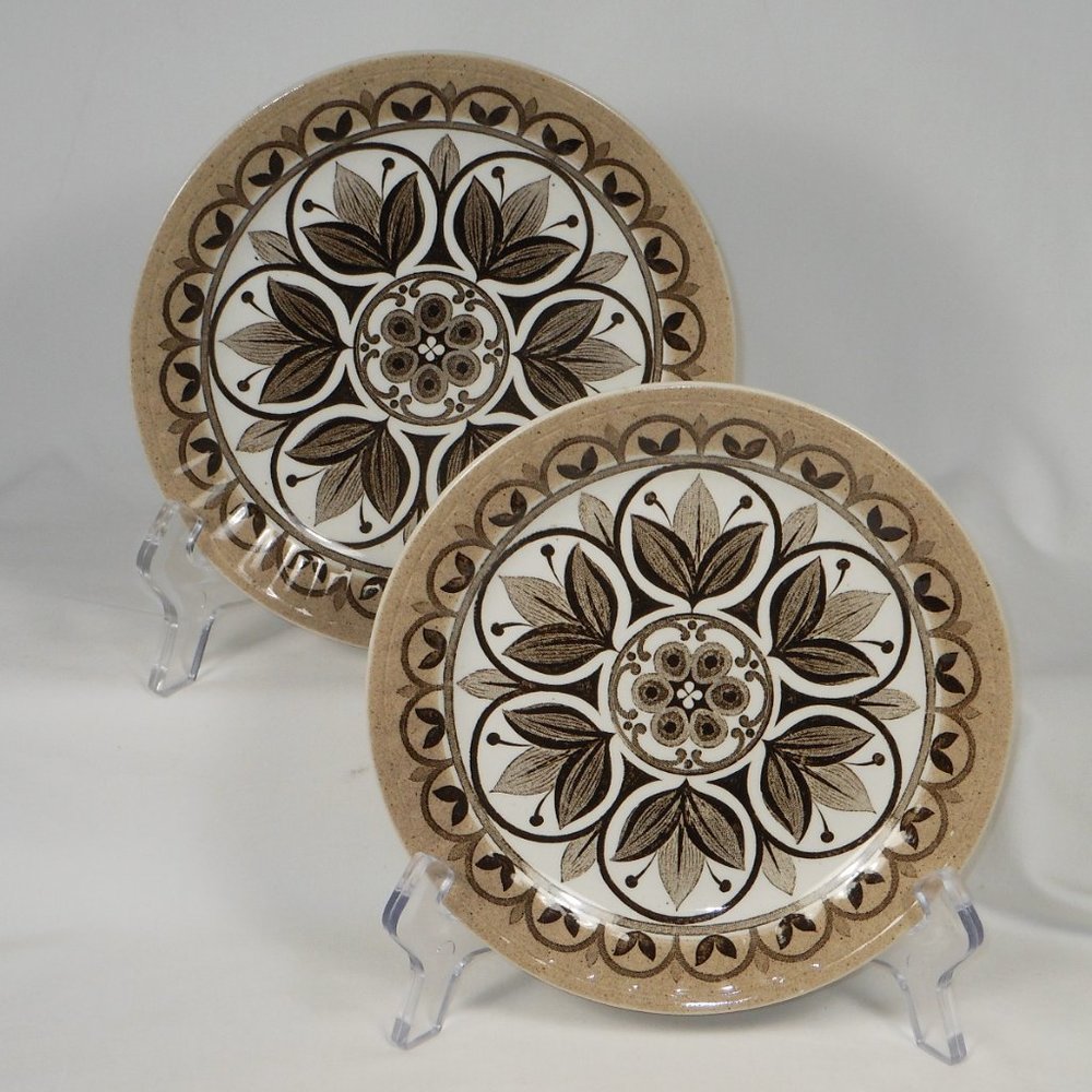 2 side plates. English Ironstone tableware Ferndale. 6 3/4"